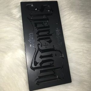 Shade in Light Contour Palette